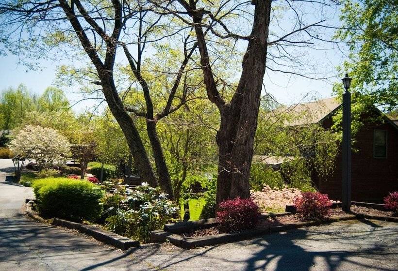 Отель Country Hideaway At Mountain Lakes Resort