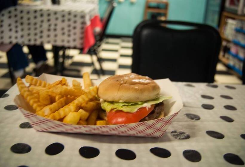 Отель Country Hideaway At Mountain Lakes Resort