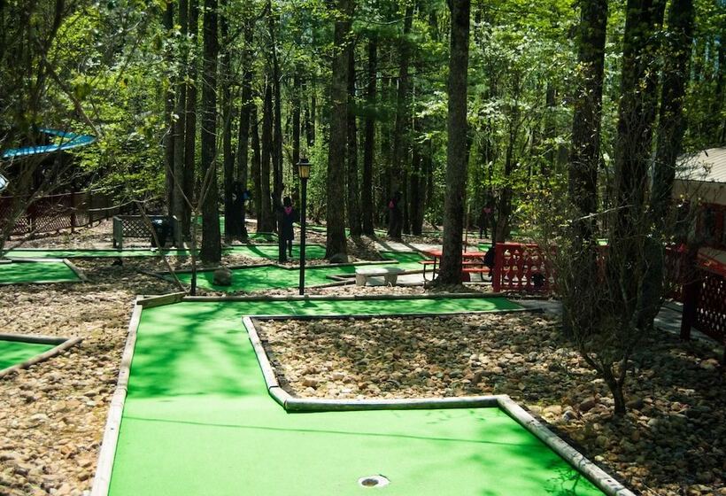 Отель Country Hideaway At Mountain Lakes Resort