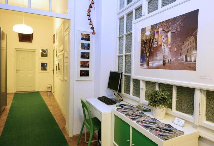 هتل Galeria Rooms