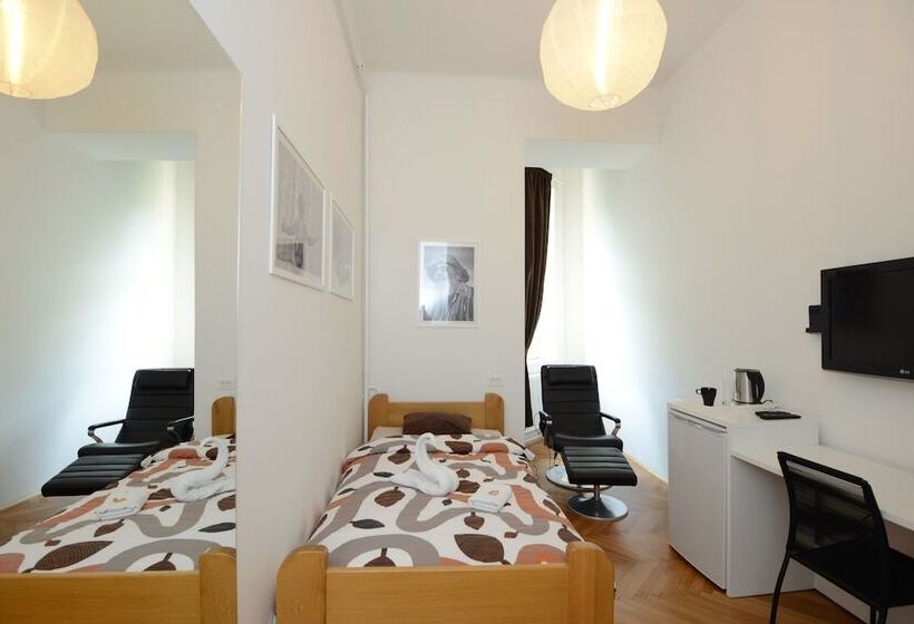 هتل Galeria Rooms