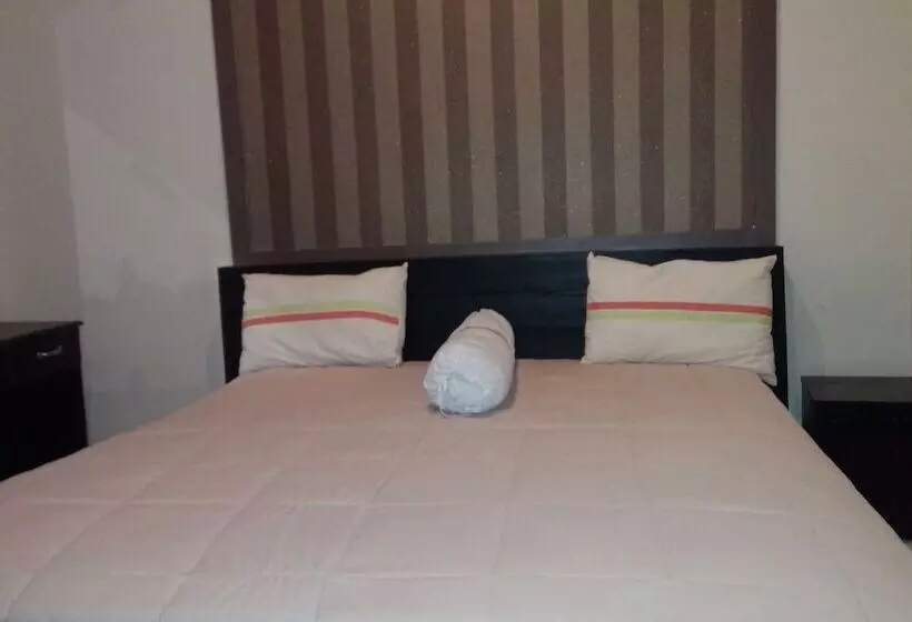 ホテル Jayaphita Guest House