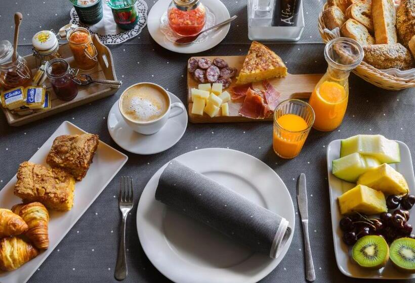 Отель La Casueña