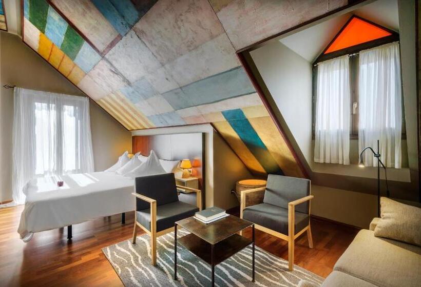 Отель La Casueña