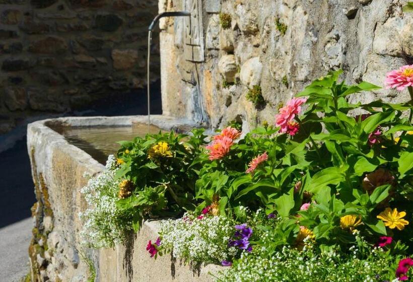 Отель La Casueña