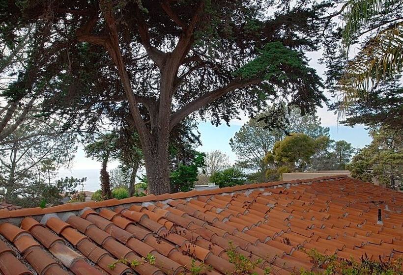 Отель Les Artistes Inn