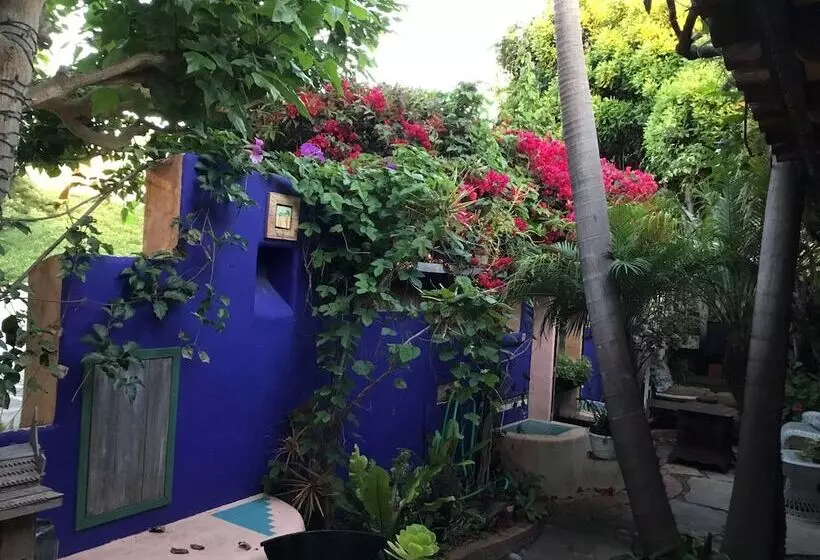 ホテル Les Artistes Inn