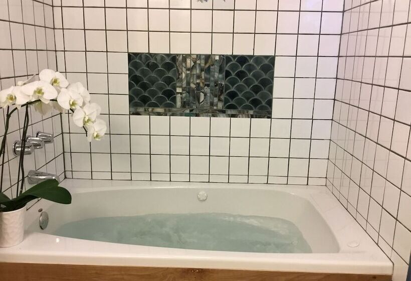 Отель Les Artistes Inn