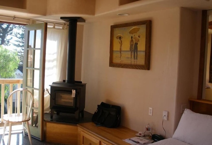 Отель Les Artistes Inn