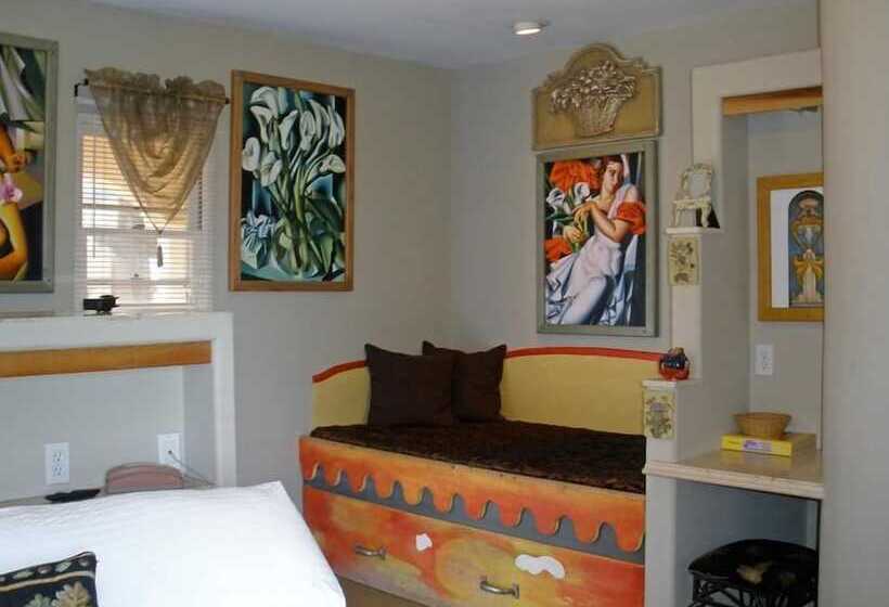 Отель Les Artistes Inn