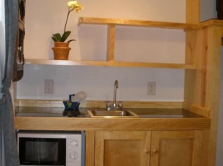 Отель Les Artistes Inn