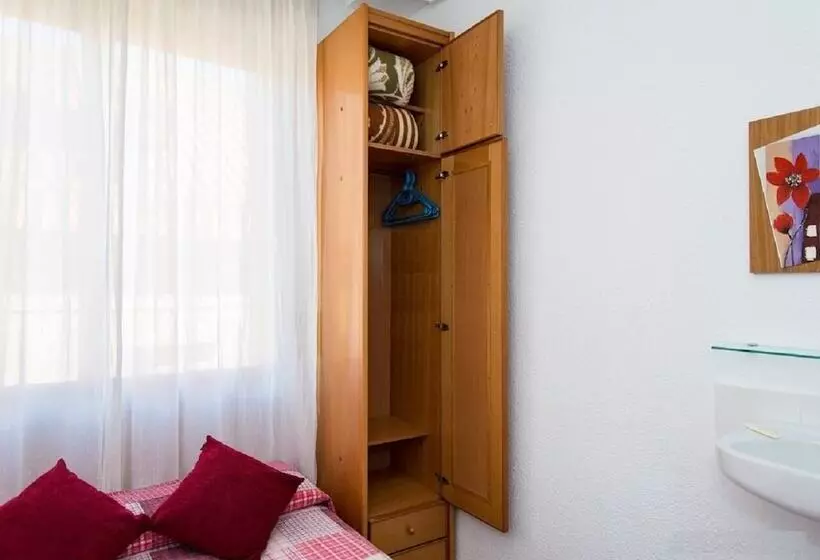 هتل Pension Salamanca