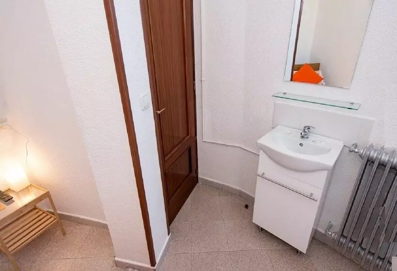 هتل Pension Salamanca