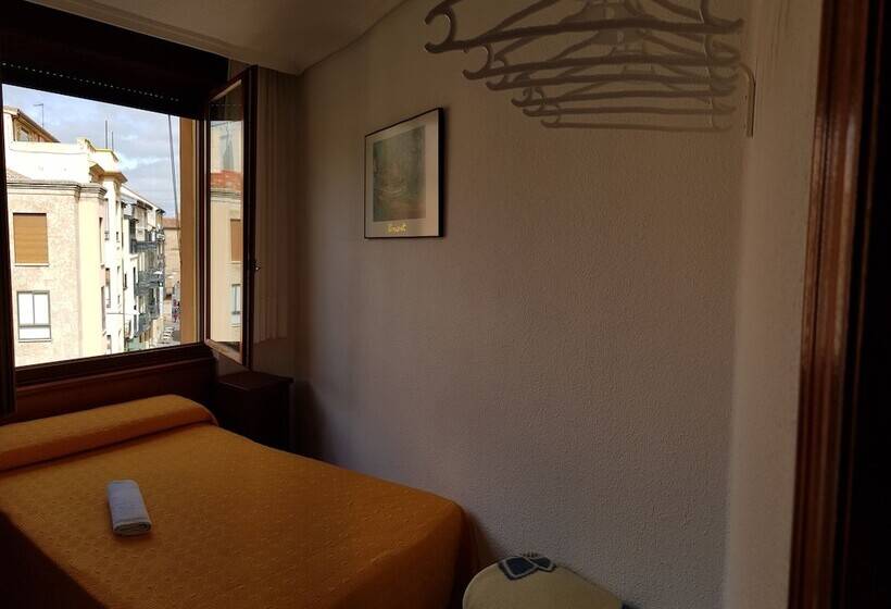 فندق Pension Salamanca