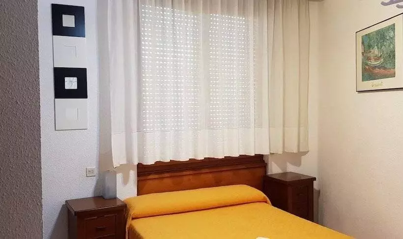 هتل Pension Salamanca