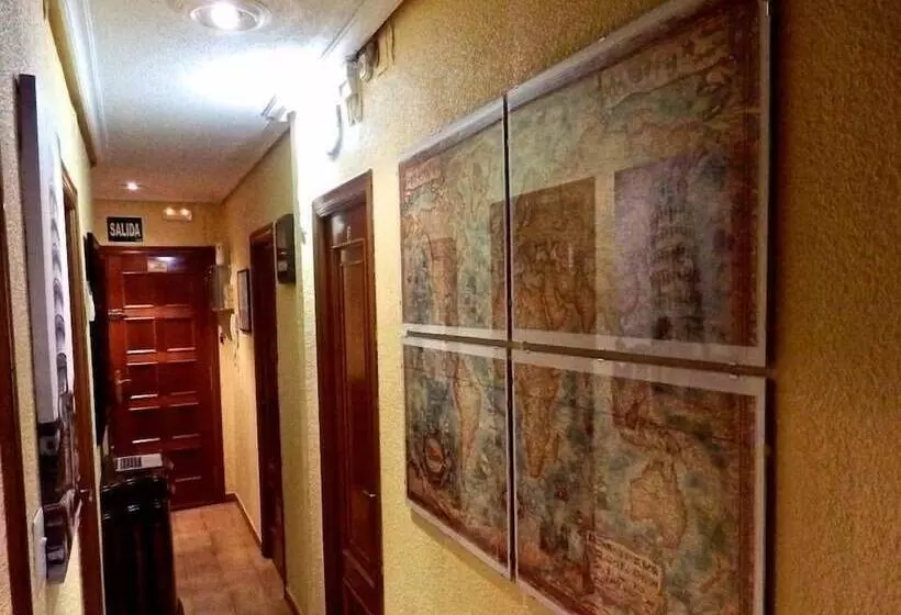هتل Pension Salamanca