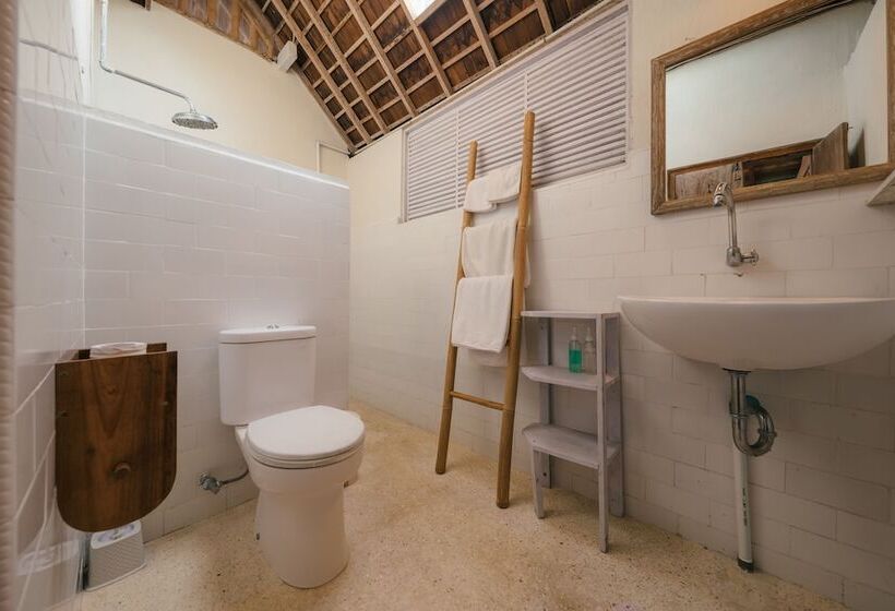 בית מלון כפרי Pondok Pisang Candidasa