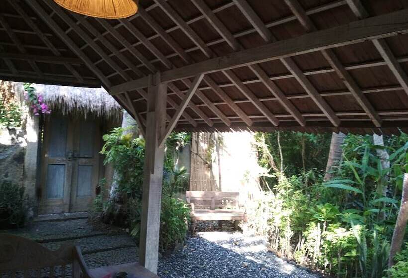 בית מלון כפרי Pondok Pisang Candidasa