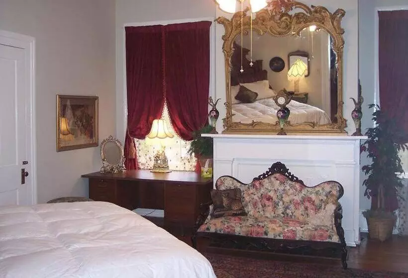 هتل Shadowlawn Bed And Breakfast