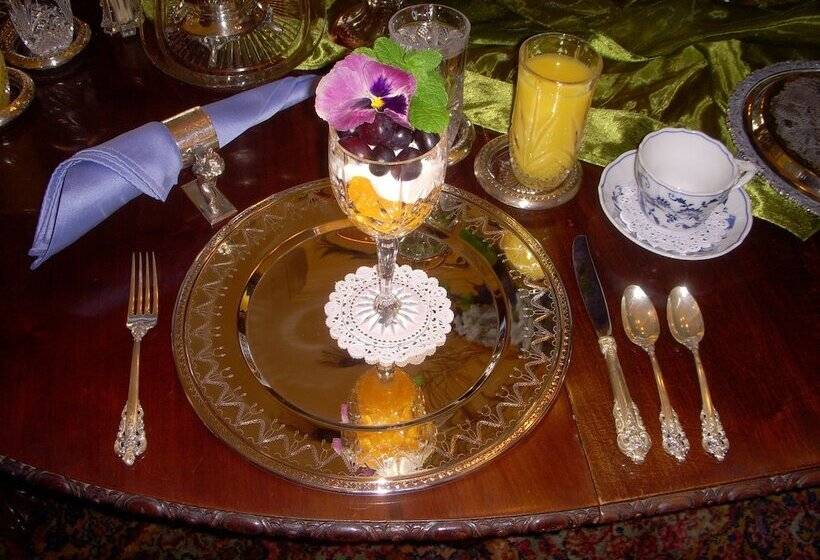 Отель Shadowlawn Bed And Breakfast