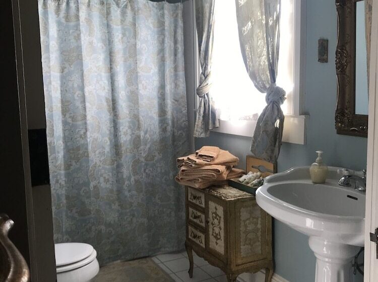 Отель Shadowlawn Bed And Breakfast