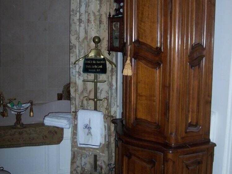 Отель Shadowlawn Bed And Breakfast