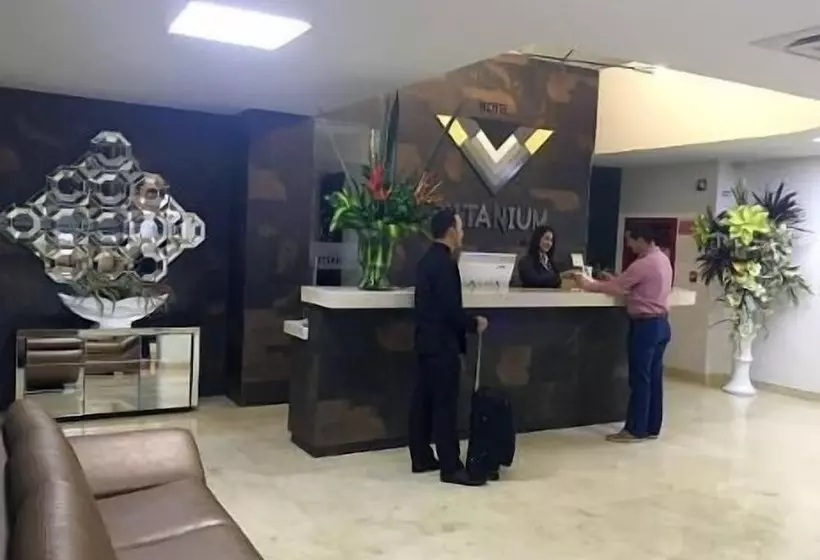 هتل Titanium Plaza