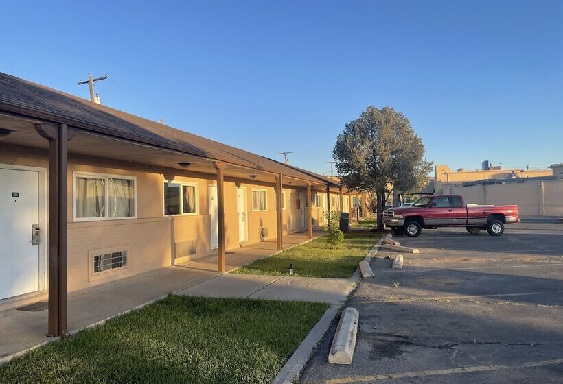 فندق Travelodge By Wyndham Farmington Hwy 64