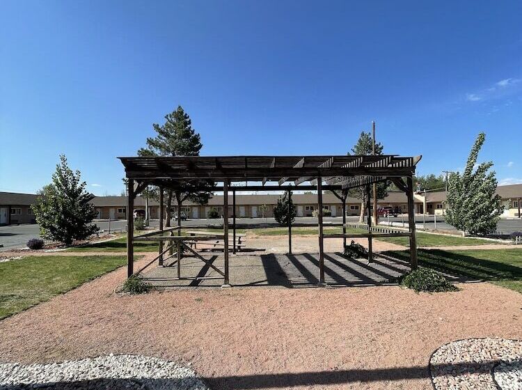 فندق Travelodge By Wyndham Farmington Hwy 64