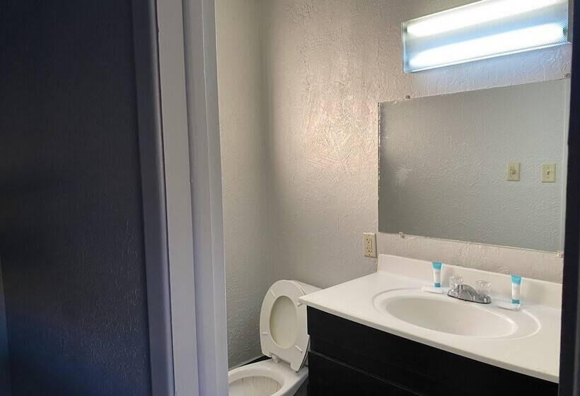 فندق Travelodge By Wyndham Farmington Hwy 64