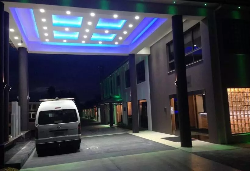 モーテル Western Downs Motor Inn