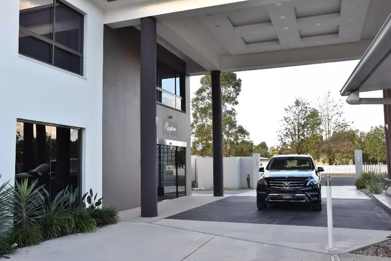 モーテル Western Downs Motor Inn