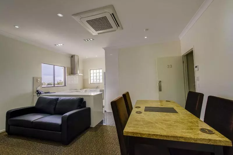 モーテル Western Downs Motor Inn