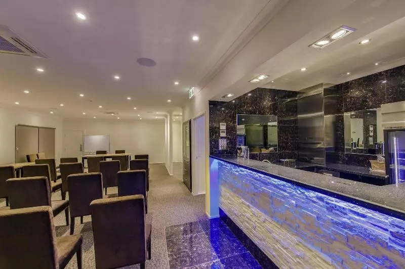 モーテル Western Downs Motor Inn