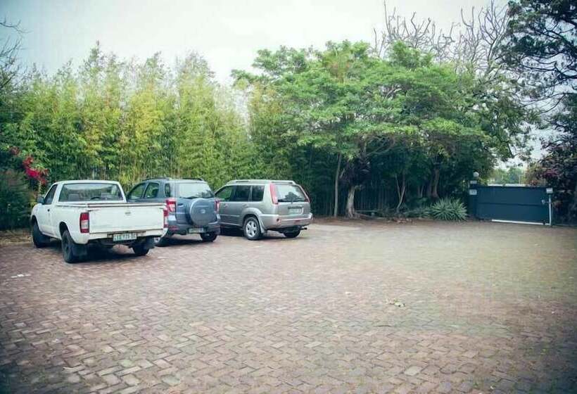 פנסיון Chamberlain Guest House