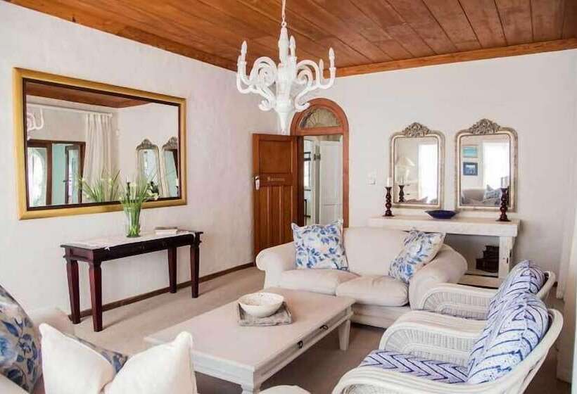 פנסיון Chamberlain Guest House