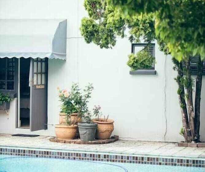 פנסיון Chamberlain Guest House