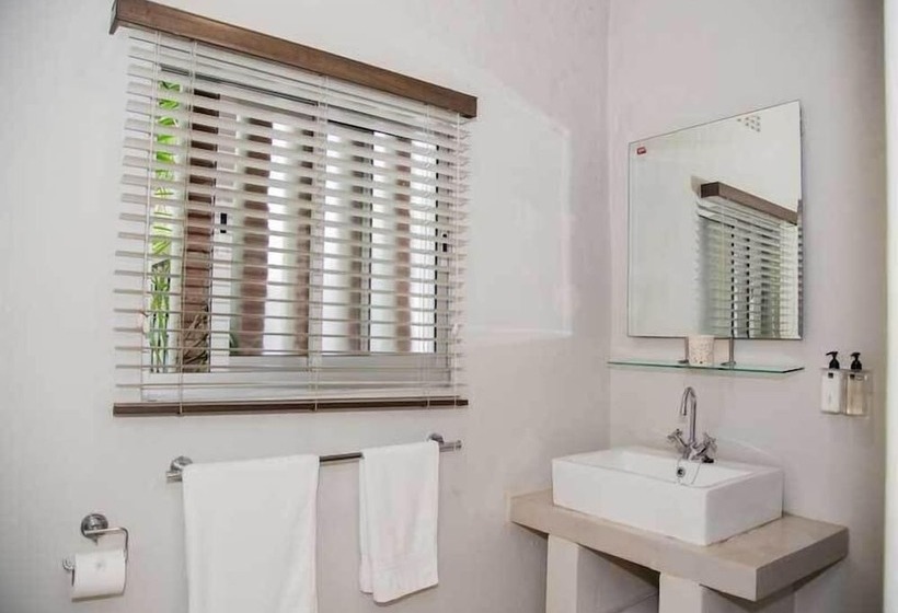 פנסיון Chamberlain Guest House