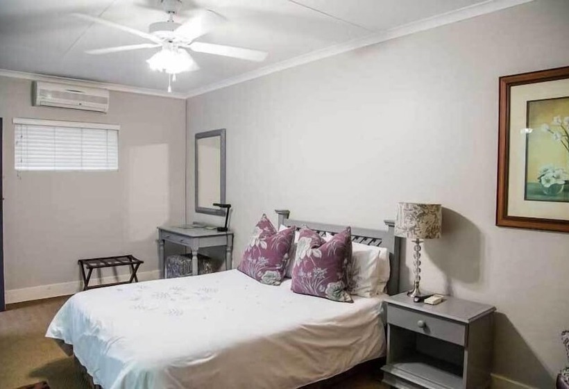 פנסיון Chamberlain Guest House