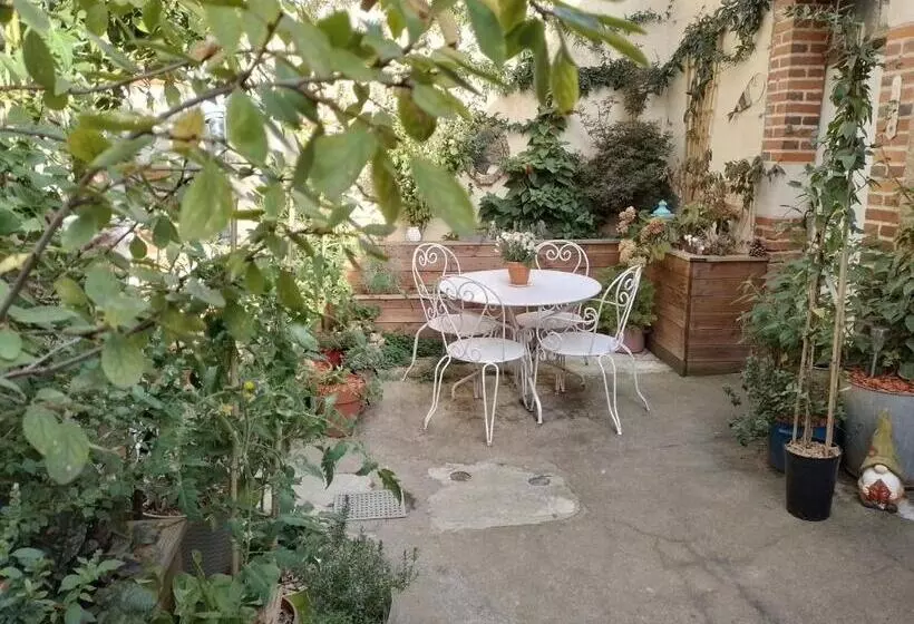 Aamiaismajoitus (B&B) A L école... Buissonnière