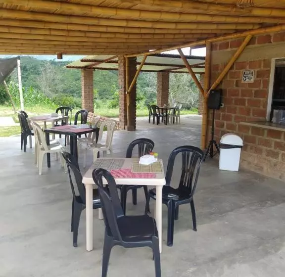 ホテル Altos Del Reposo Casa Campestre
