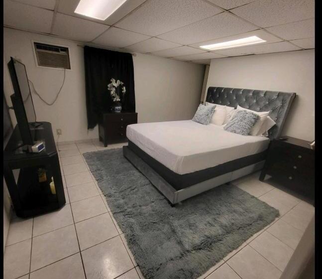 בית מלון כפרי Bassement Whit Jackuzzi And Pool