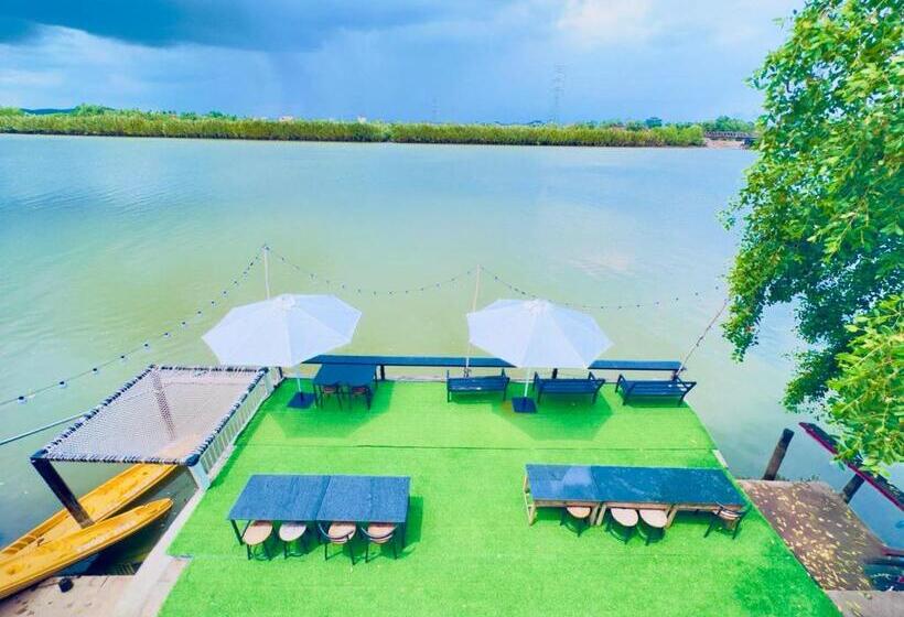 Hotel Kampot River Bungalows