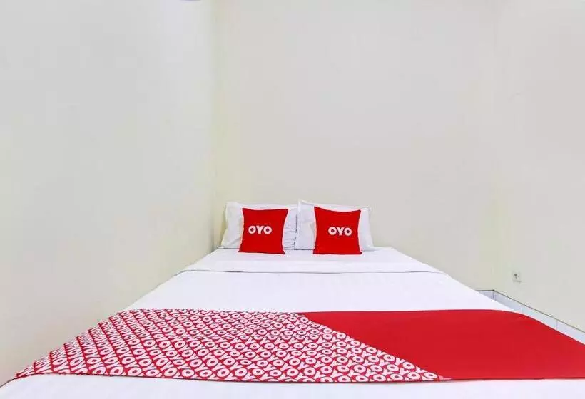 Hotelli Oyo 93034 Ayri Home