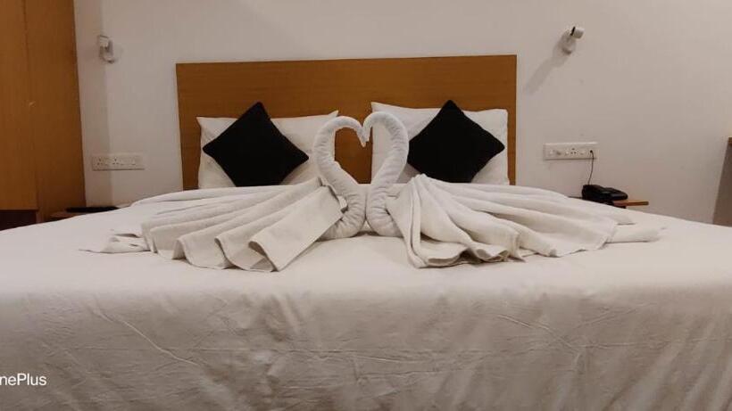 Fabhotel Perfect Stays Nr Sivet College & National Institute Of Ocean Technology