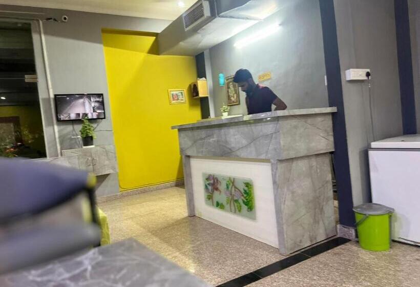 هتل Reyansh Restaurant & Cafe