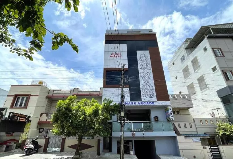 Hotel Staymaker Manasu Arcade