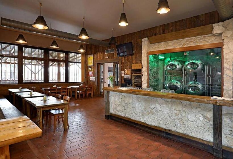 Szálloda Zimní Stadion Slaný