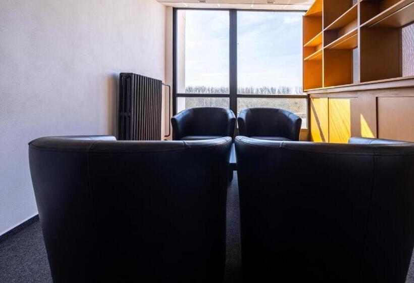 Szálloda Zimní Stadion Slaný