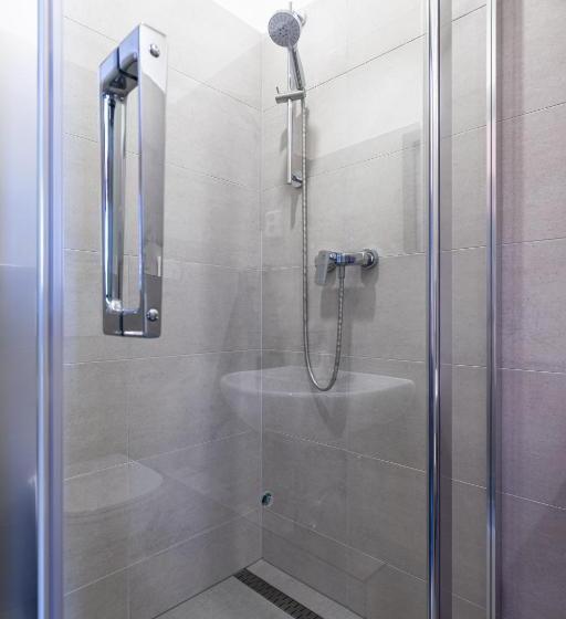 Szálloda Zimní Stadion Slaný